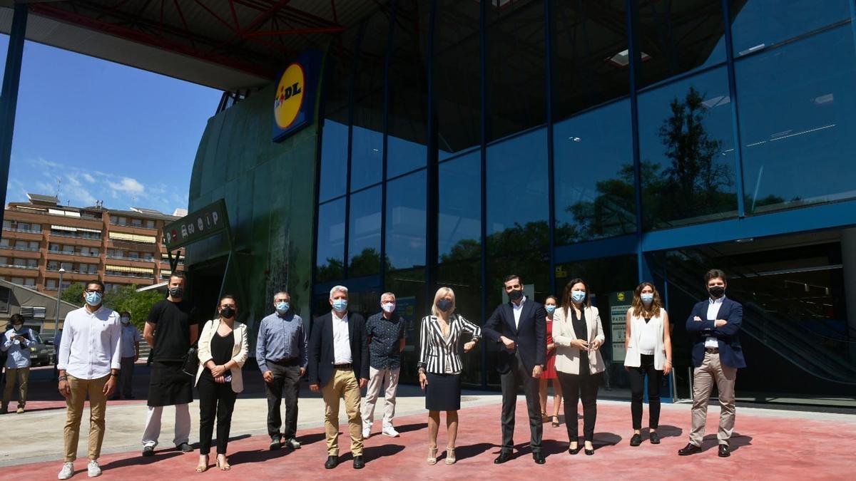 El mercado de Can Vidalet de Esplugues reabre con un Lidl y 30 paradas