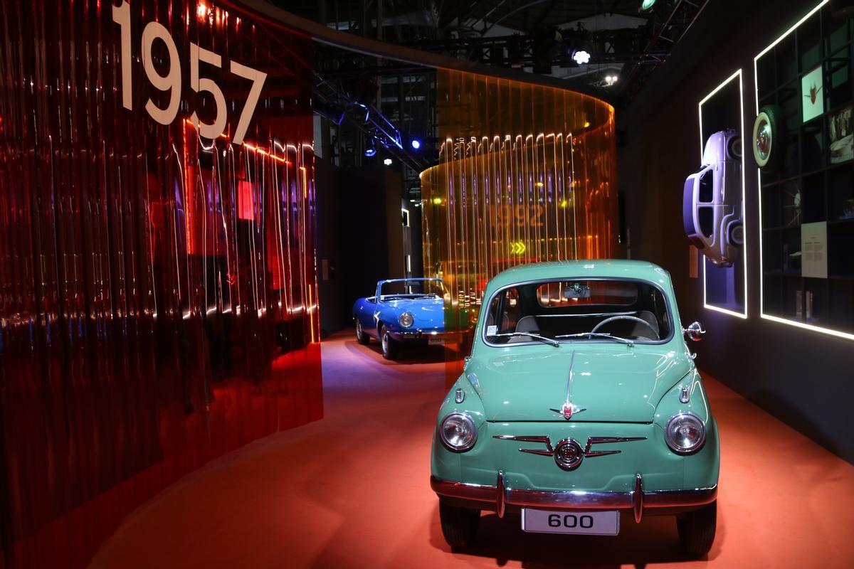 Aspecto de la exposición que Seat ha organizado en el salón Automobile para conmemorar el 70 aniversario de la producción de coches