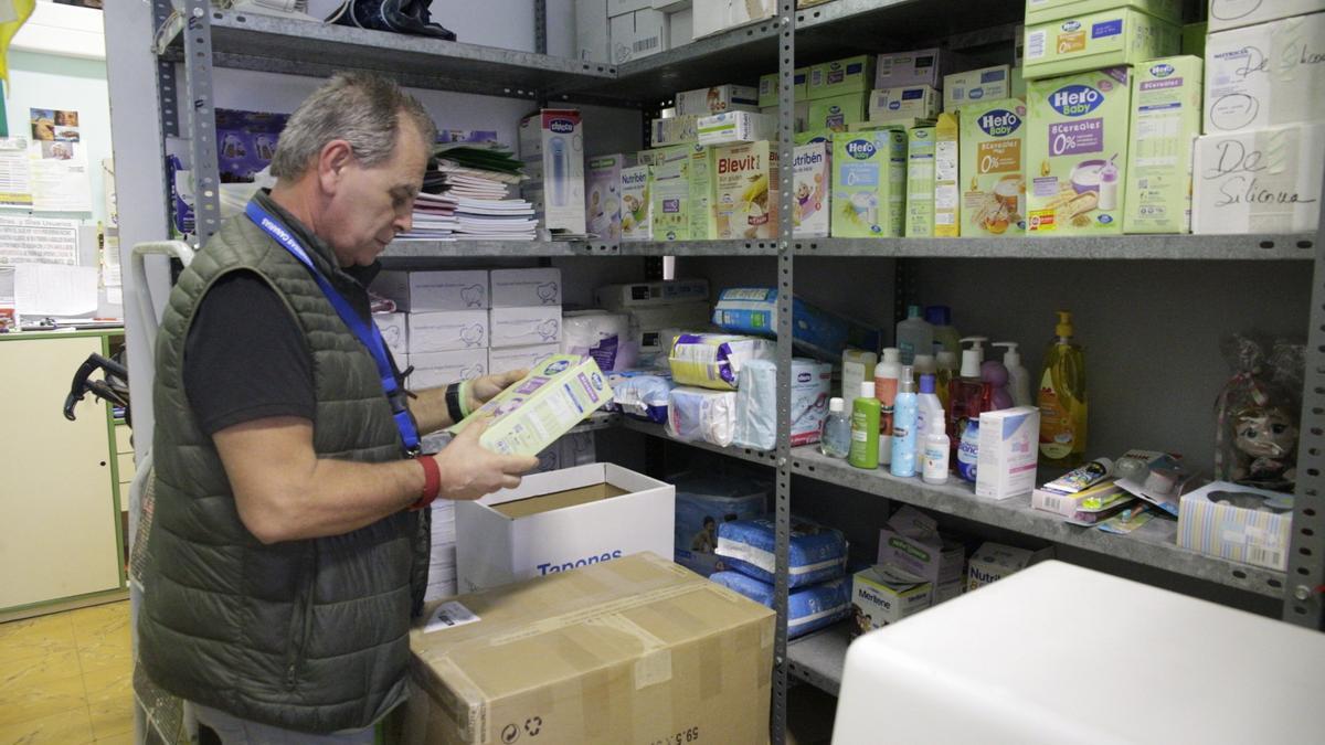 Luis Febles, en la sede de Sonrias Canarias, en Valleseco