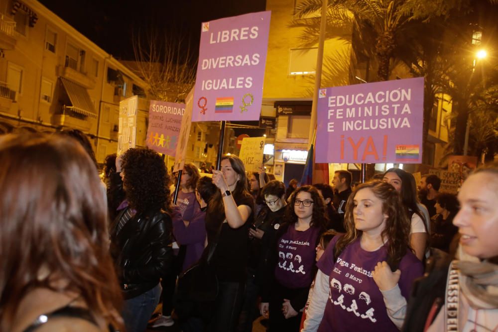 Manifestación nocturna en Elche por el 8-M