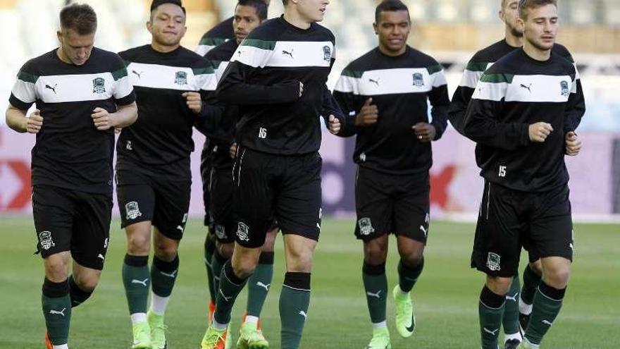 Jugadores del Krasnodar, en el entrenamiento en Vigo. // Ricardo Grobas