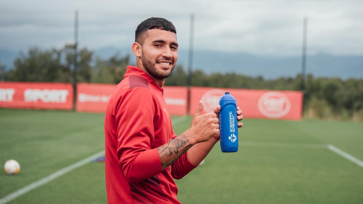 Bustos, durante un entrenamiento con el Girona