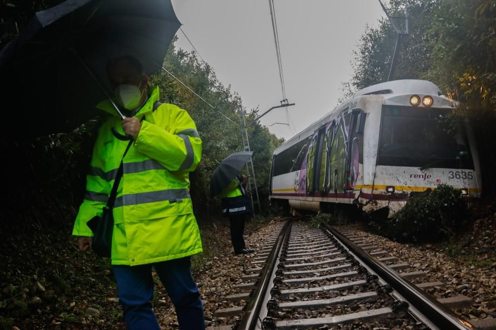 Descarrila un tren entre Soto y Pravia por un desprendimiento de tierras