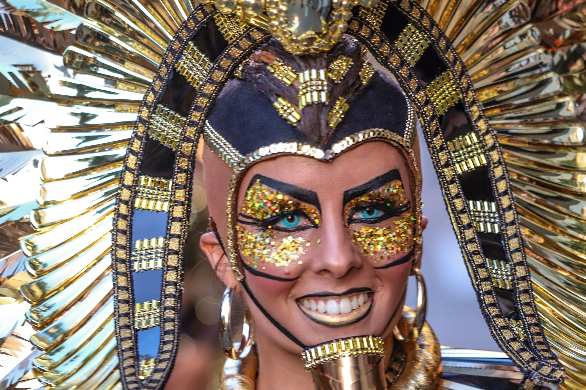 Es tradición desde 1986 poner  toda la imaginación en el vestuario y la coreografía en el carnaval de Torrevieja