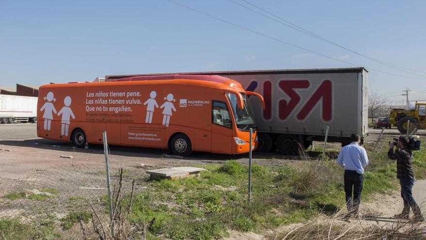 Que el autobús tránsfobo de &#039;Hazte Oír&#039; no llegue a Murcia