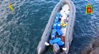 Narcolancha con más de 1.700 kilos de hachís en aguas de Canarias