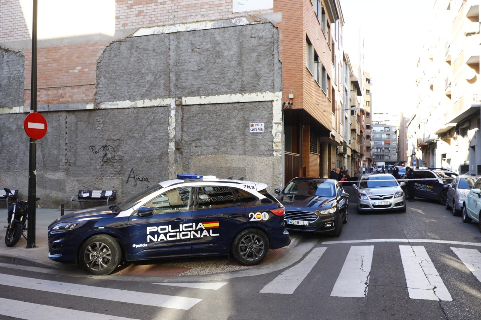 En imágenes | La Policía investiga un asesinato machista en Zaragoza