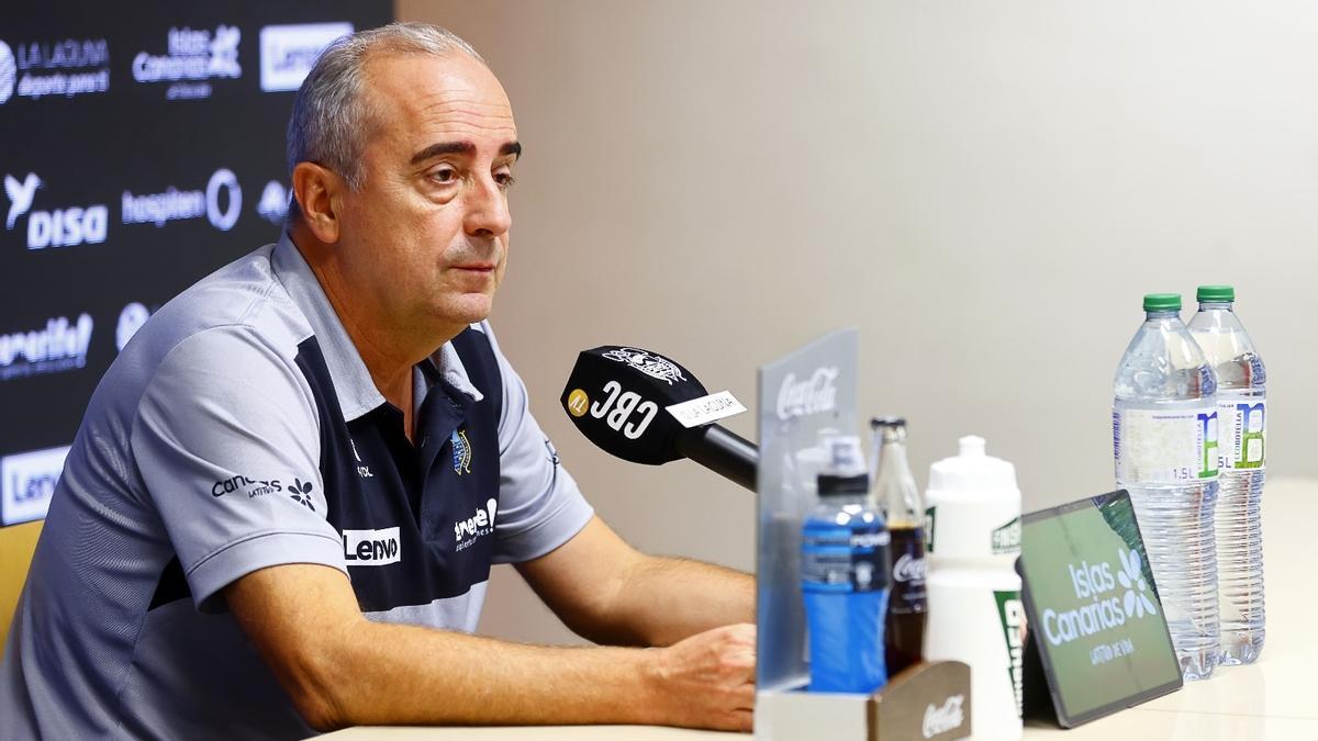 Txus Vidorreta, entrenador del Lenovo Tenerife.