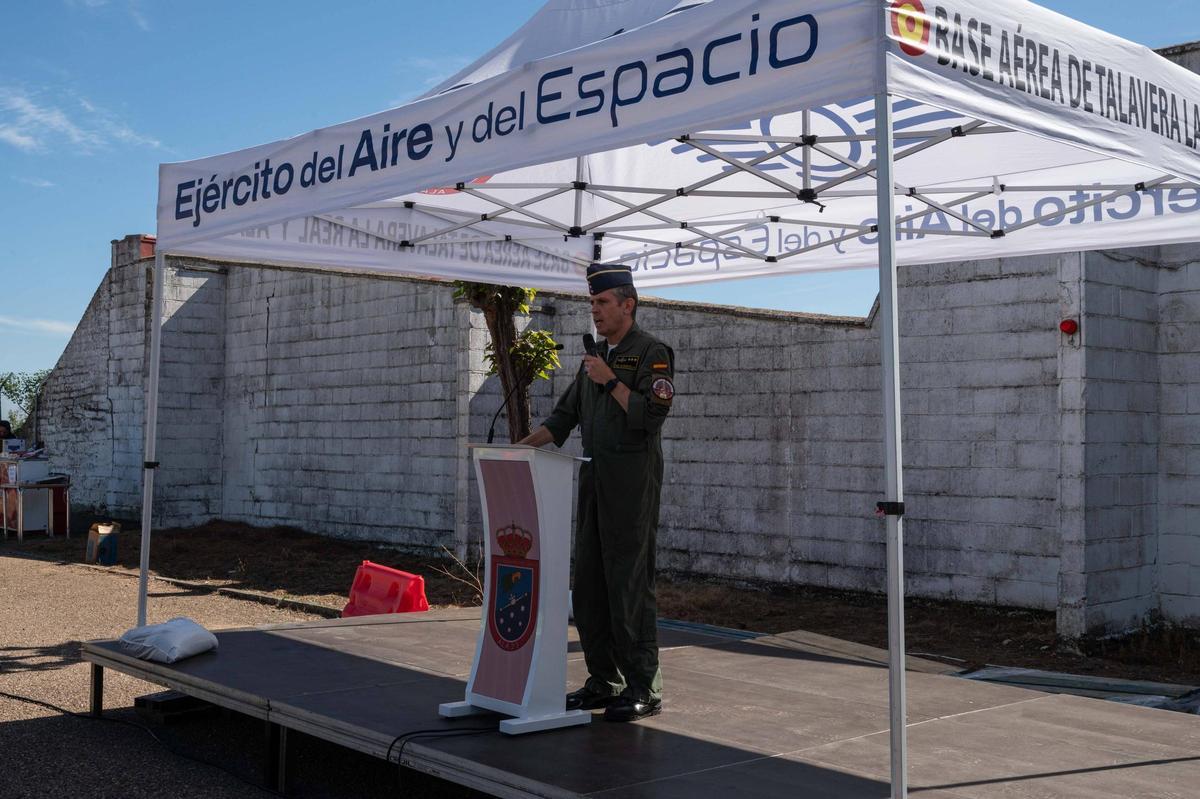 Fotogalería | Dos cohetes y 400 escolares convierten la base de Talavera la Real en un gran aula aeroespacial Fotogalería | Dos cohetes y 400 escolares convierten la base de Talavera la Real en un gran aula aeroespacial