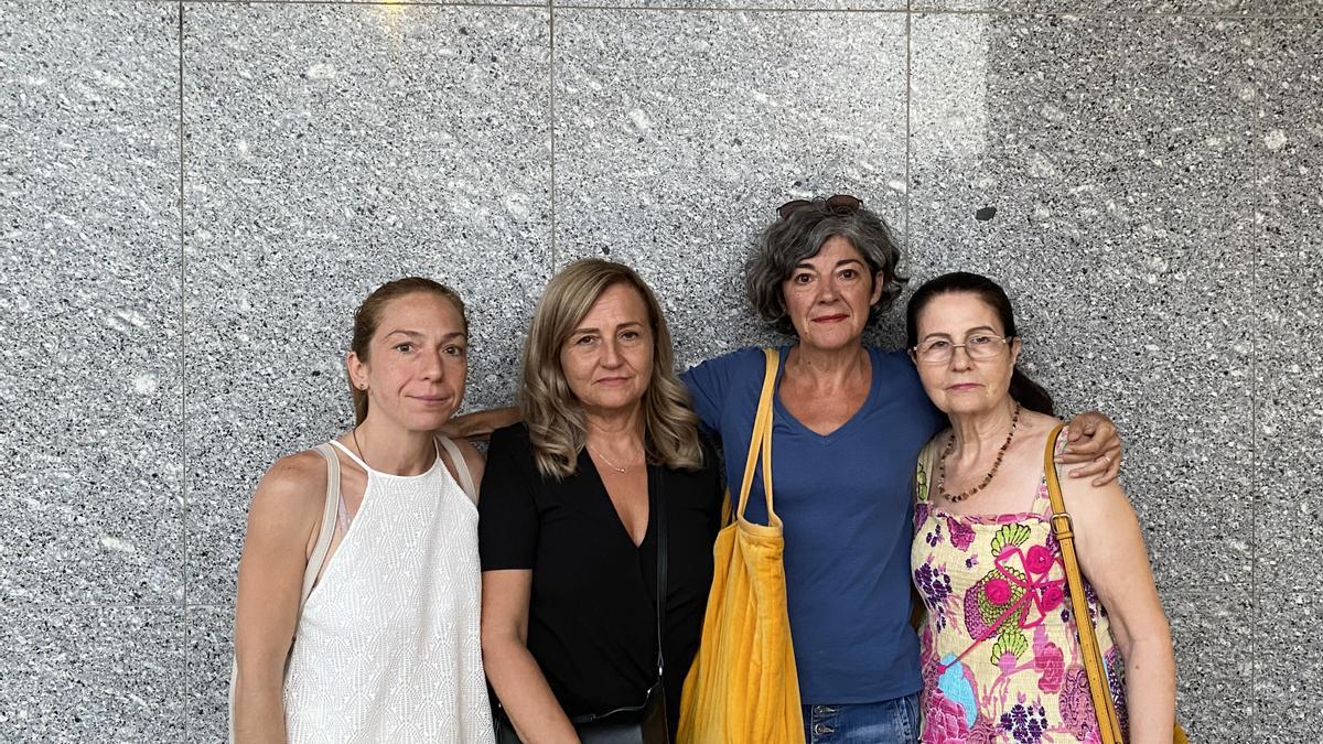 Imagen de las familiares Giulia de Palma, Carmen Ortiz, Dulce Fernández y María Ortiz.