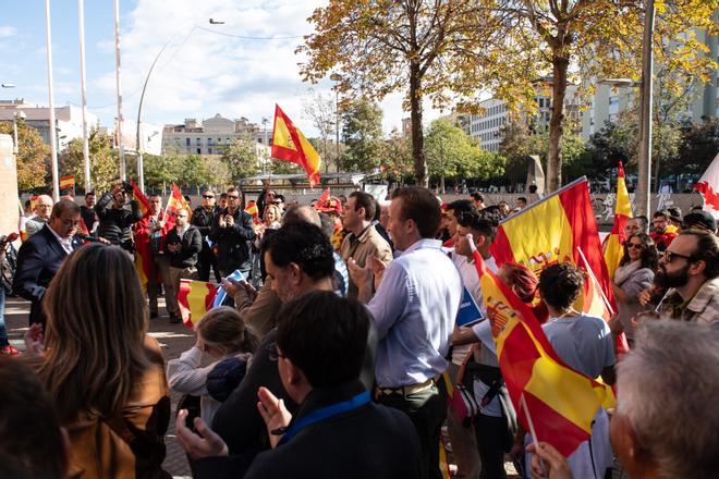 Unas 100 personas se concentran contra la amnistía en Girona