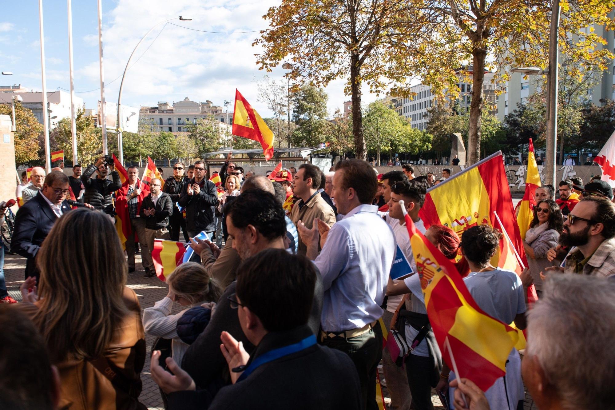 Unas 100 personas se concentran contra la amnistía en Girona