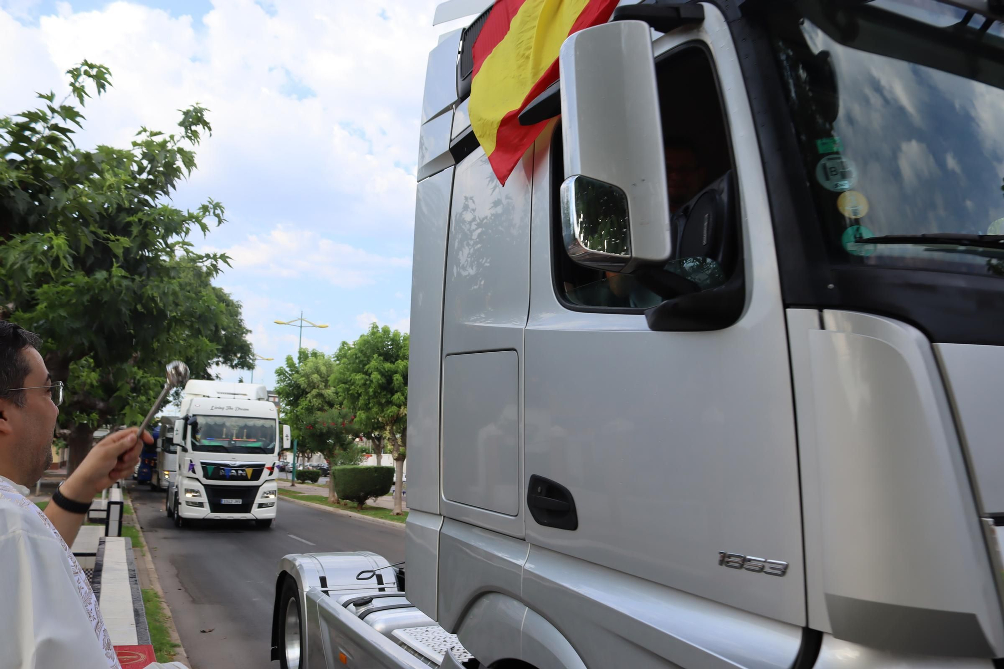 Vila-real celebra la festa de Sant Cristòfol amb la benedicció i desfilada de camions