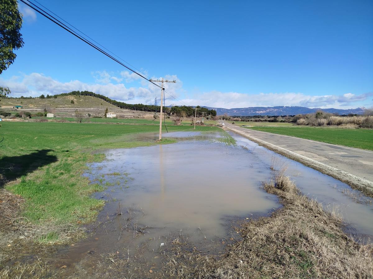 Un campo inundado por las lluvias en la comarca del Somontano, la pasada semana.