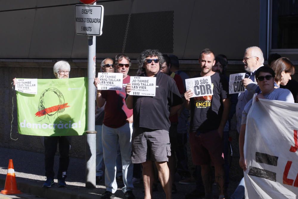 Concentració de suport al jove detingut que va tallar les vies del TAV