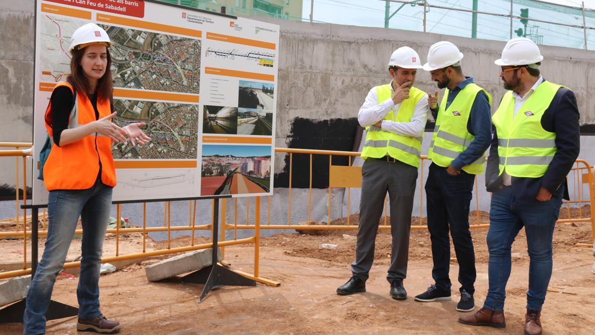 El alcalde de Sabadell, Maties Serracant, visita las obras de soterramiento de los FGC.