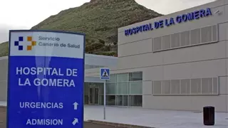 El hospital, el puerto y el aeropuerto de La Gomera funcionan con normalidad
