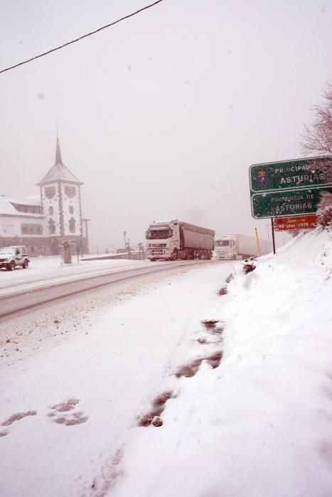 Temporal de nieve en el Puerto de Pajares