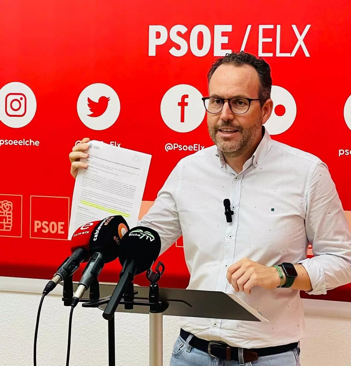 El PSOE acusa a Ruz de "fundirse" el dinero para personal