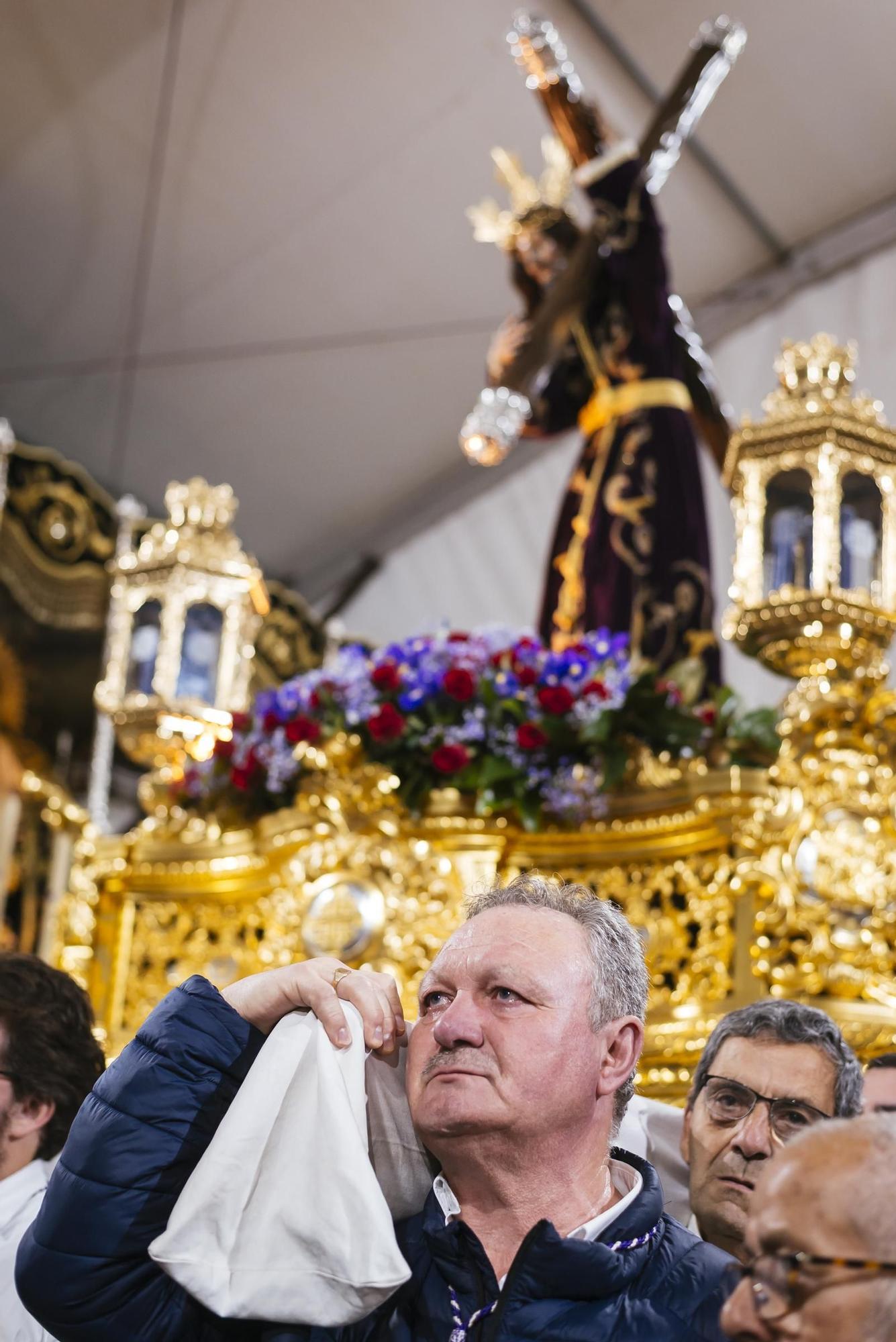 El temporal ahoga el Miércoles Santo en Mérida