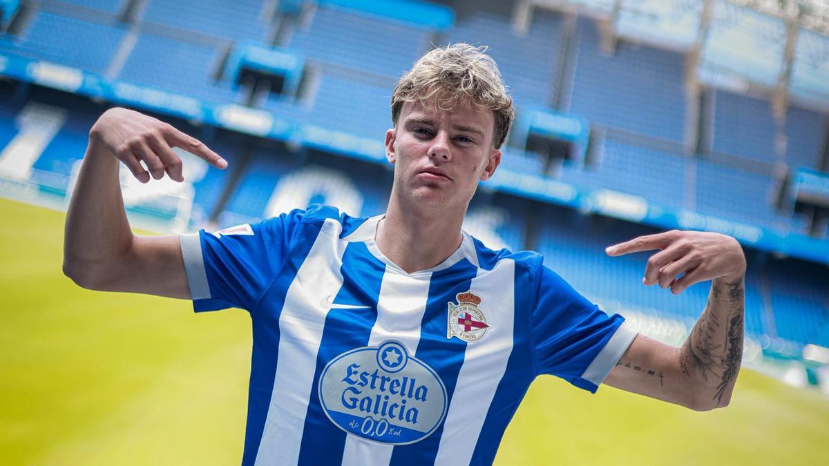 El Deportivo A Coruña oficializa su quinto fichaje