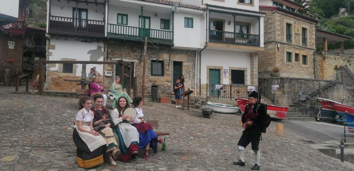 Otro momento del anuncio.