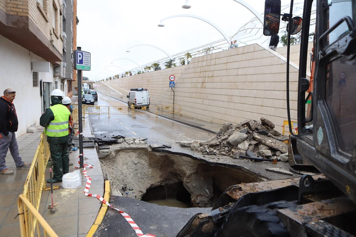 Socavón provocado por las lluvias de marzo.