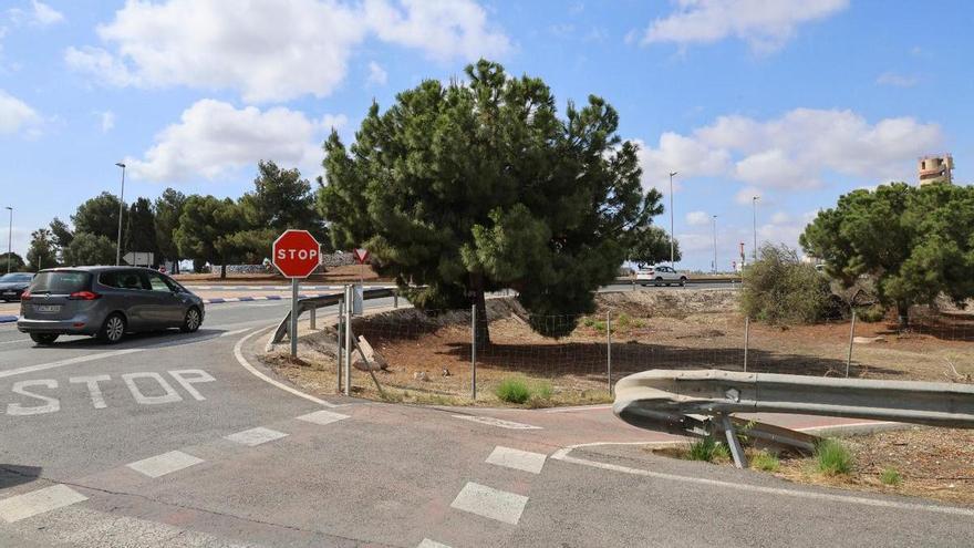 Sin rastro de las obras del paso subterráneo en el entorno de la Universidad de Alicante