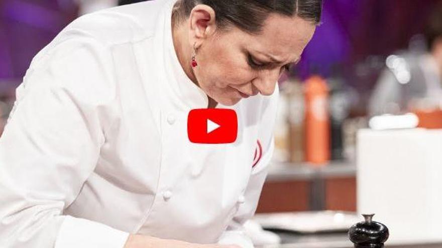 Yolanda Ramos es talla dos dits en el seu retorn a «Masterchef»