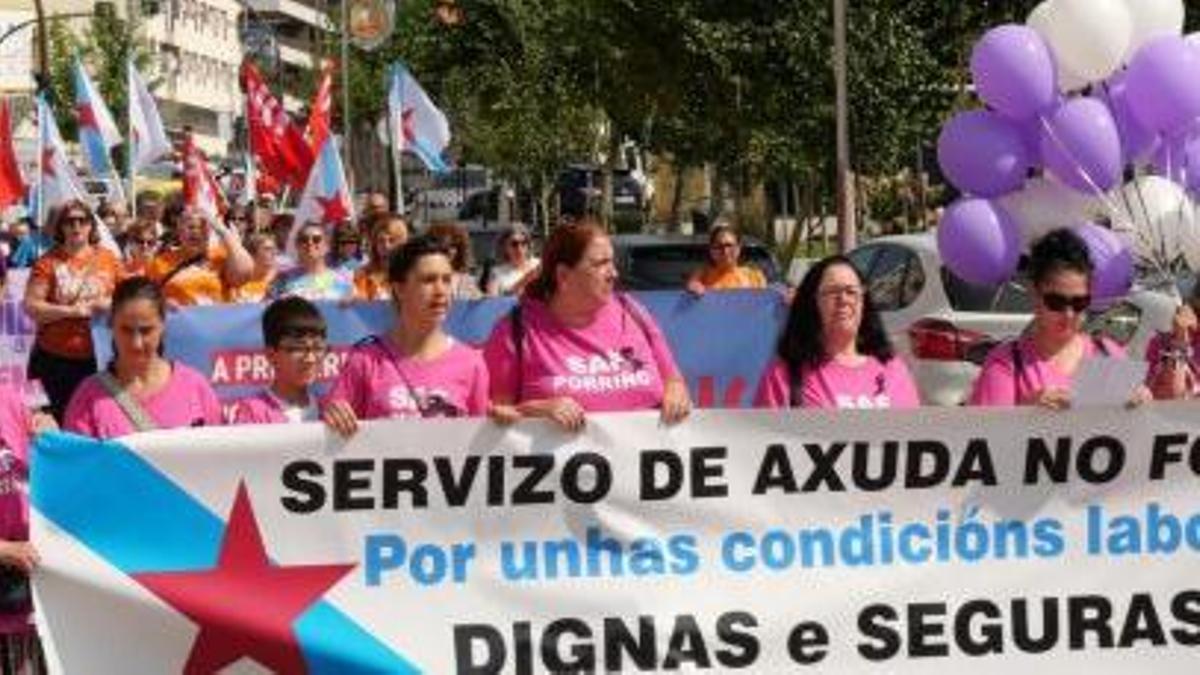 Un momento de la protesta, ayer, en Porriño.