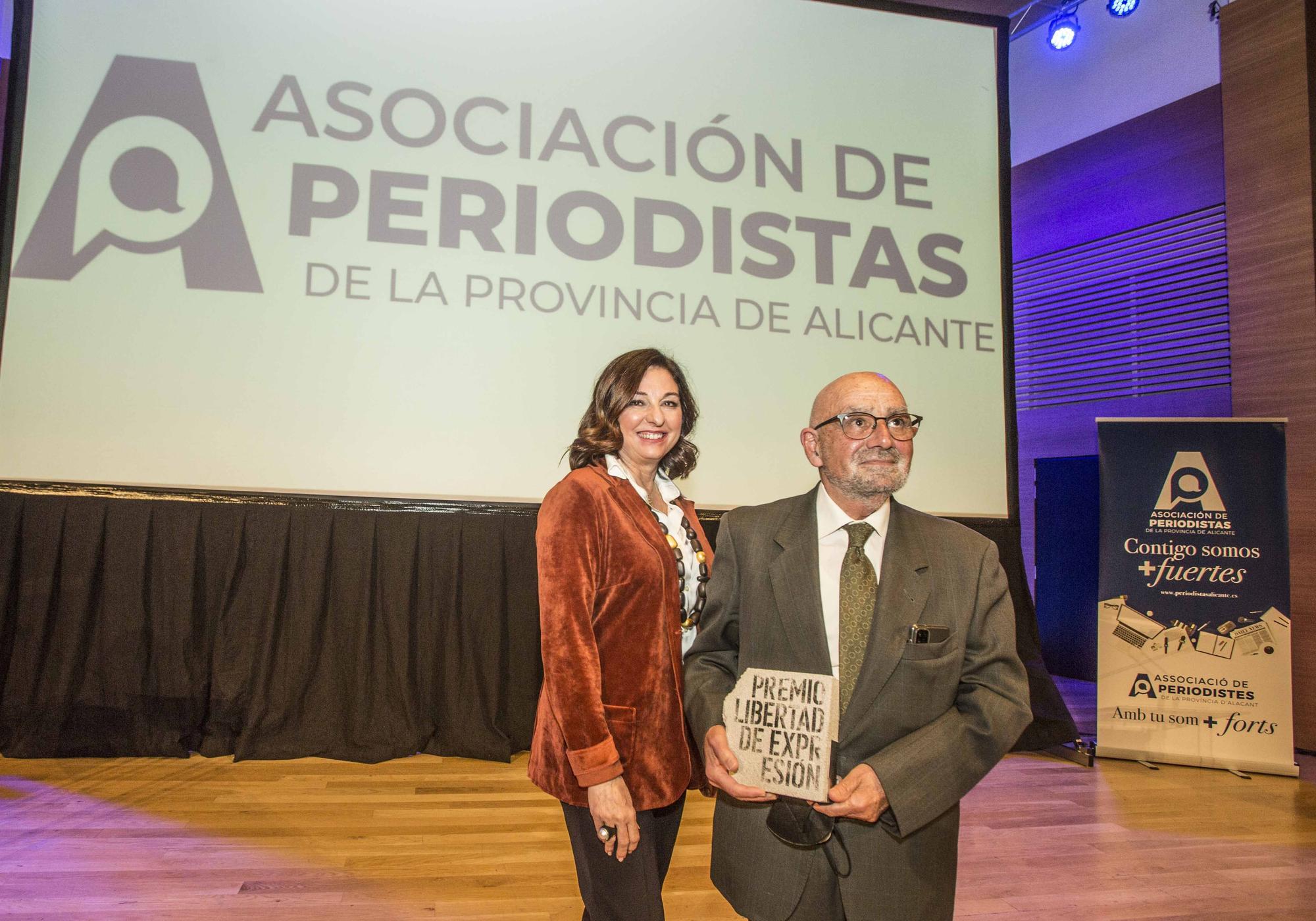 La noche 'Off the Record' de la Asociación de la Prensa de la Provincia de Alicante