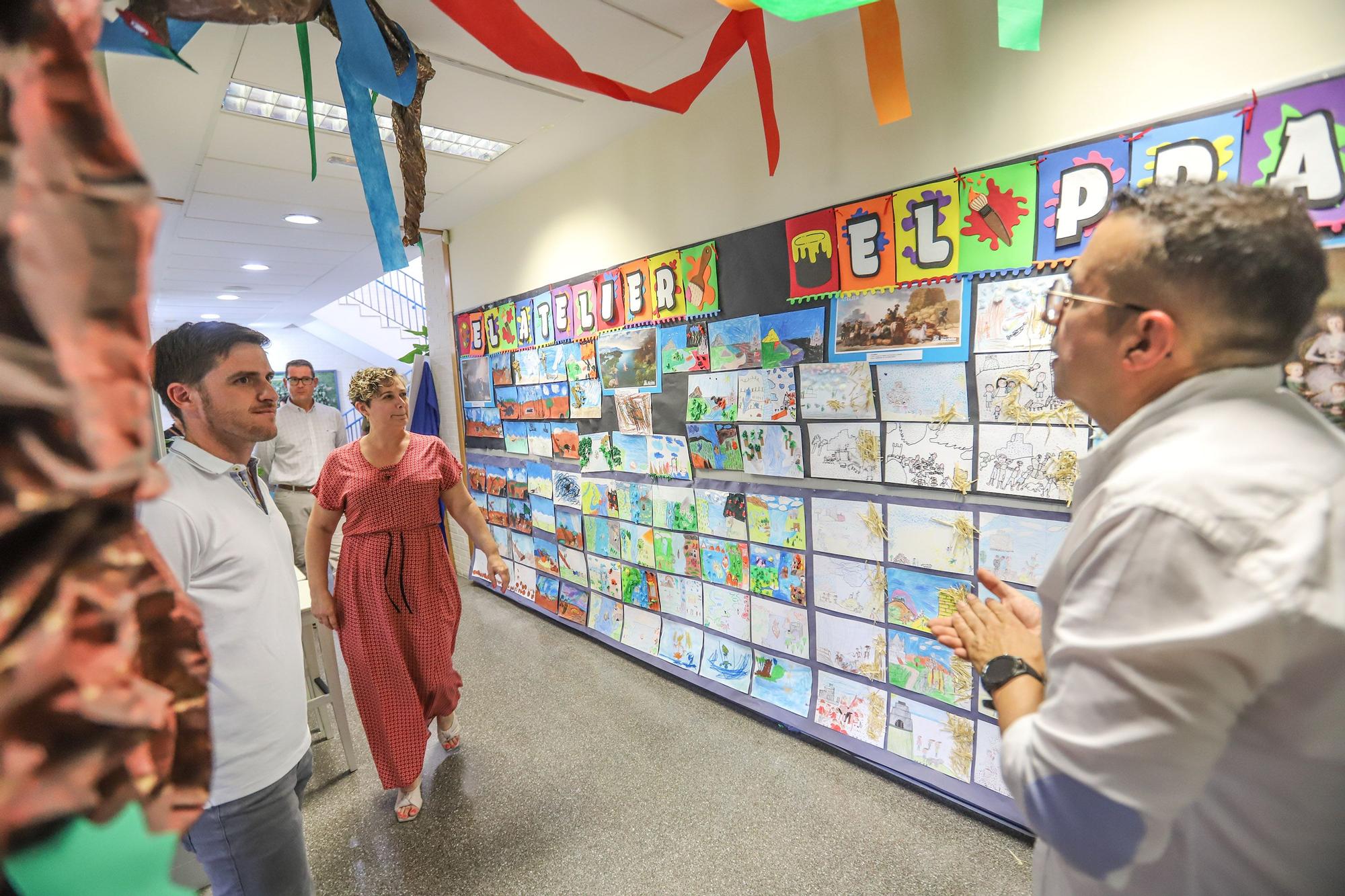 La consellera Raquel Tamarit visita el CEIP Manuel Riquelme de Hurchillo