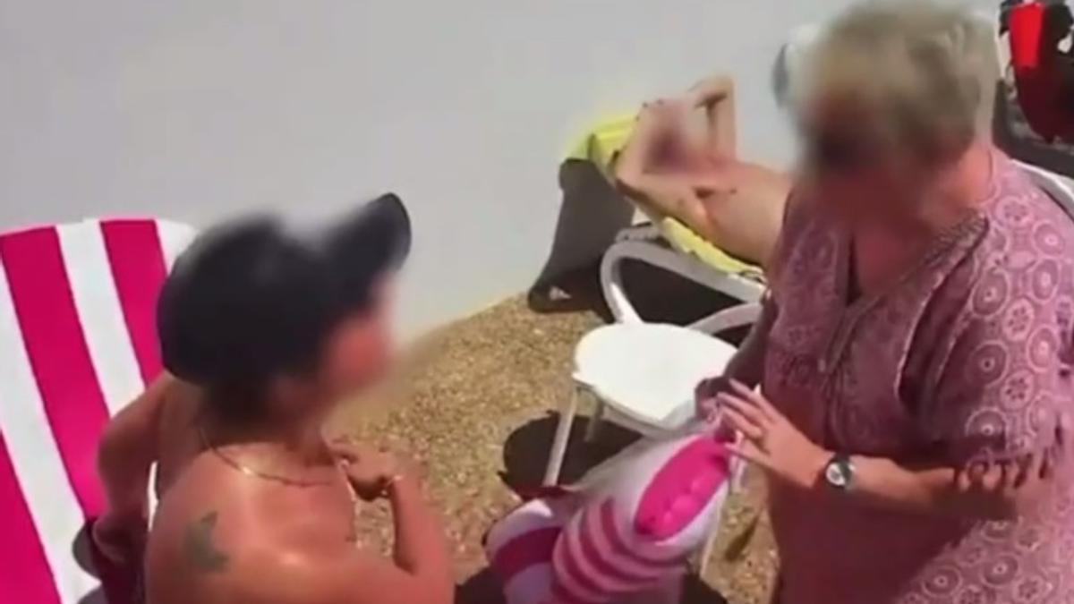 Así fue la discusión entre dos turistas por una tumbona en Lanzarote