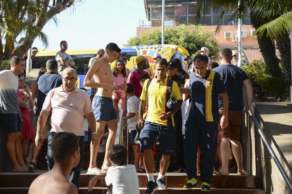 Llegada de los jugadores de la UD Las Palmas