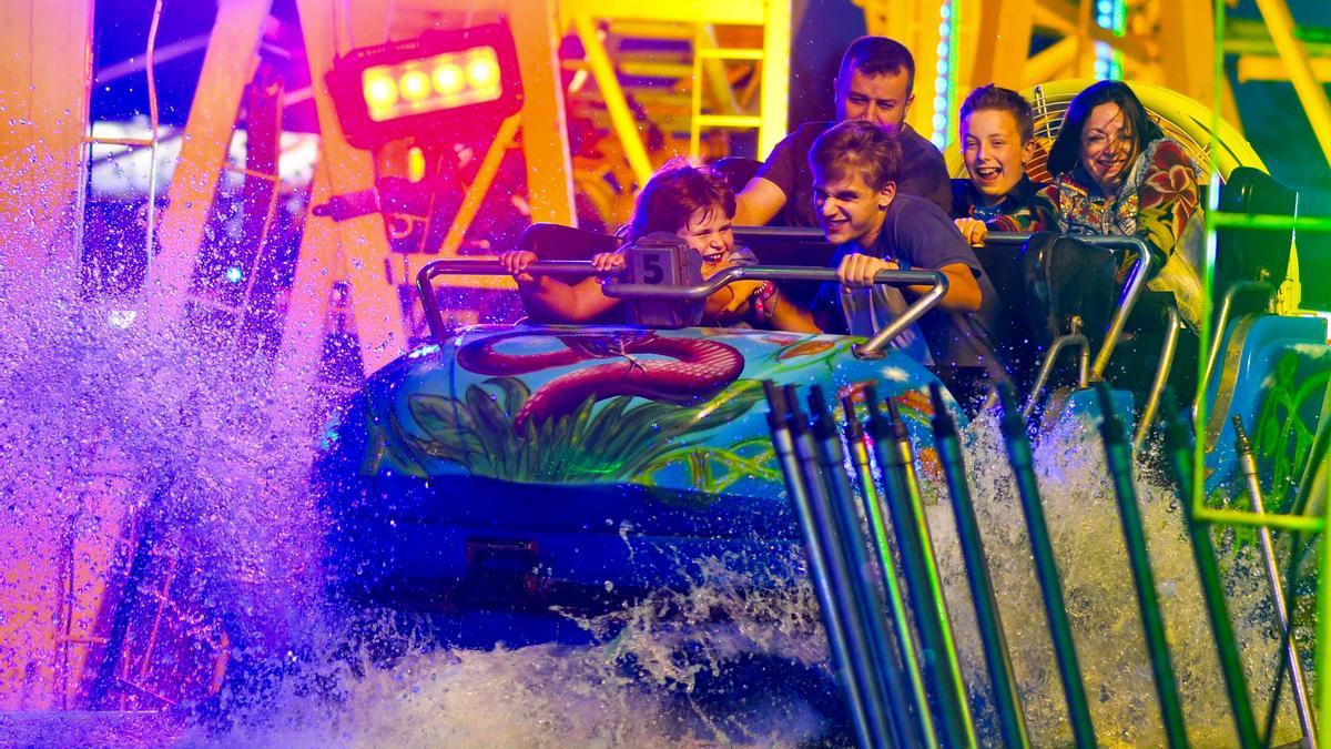 Las ferias de Valdespartera cuentan con multitud de atracciones para disfrutar con los amigos y la familia.