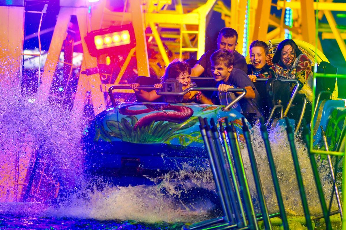 Las ferias de Valdespartera cuentan con multitud de atracciones para disfrutar con los amigos y la familia.