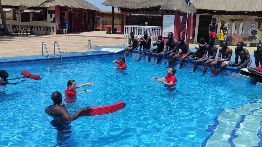 Anulada la obligación a los municipios pequeños de tener socorristas de playa