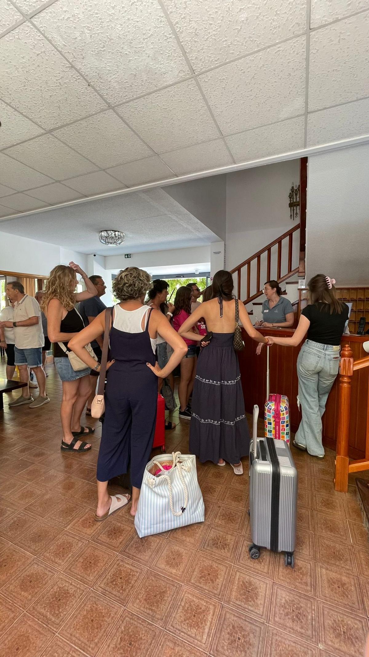 Imagen del hotel Tramontana, este domingo, en Benicàssim.