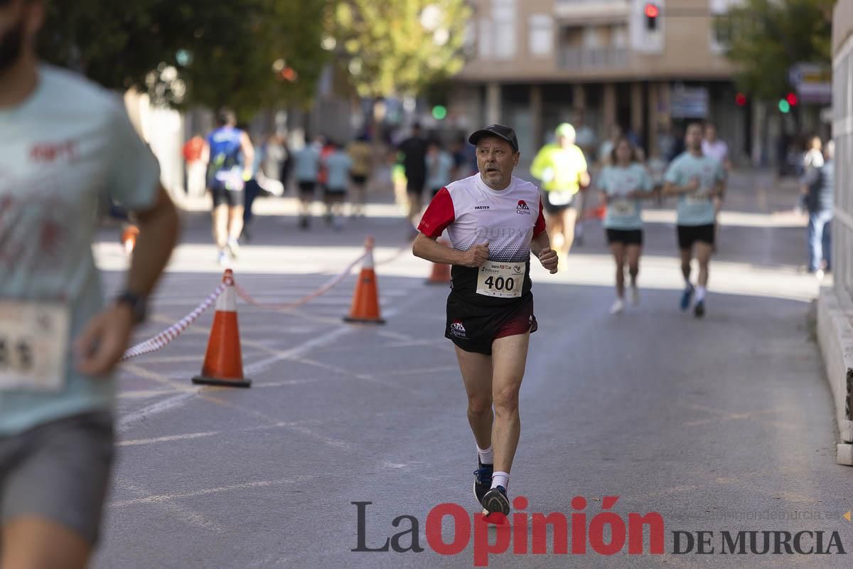 Carrera '10K Assota por ti' en Caravaca (salida y giro primera vuelta)
