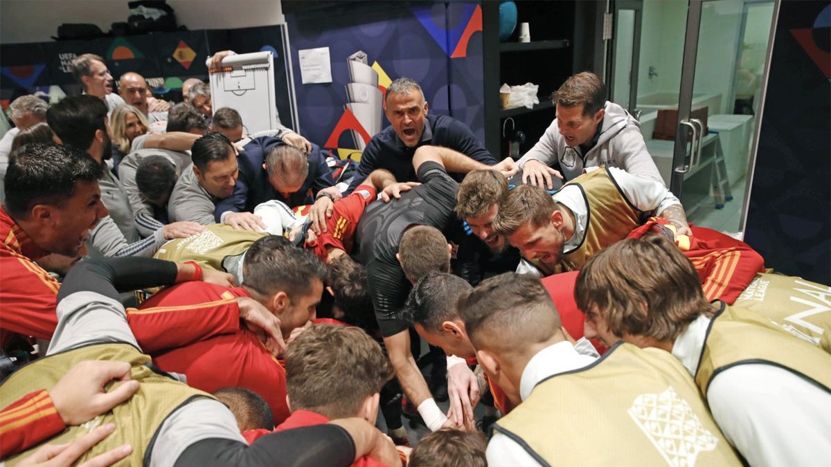 Luis Enrique, en la arenga antes del partido ante Francia