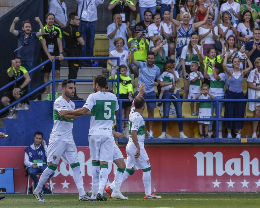 Ascenso Elche CF: imágenes del partido ante el Villarreal B y fiesta sobre el césped