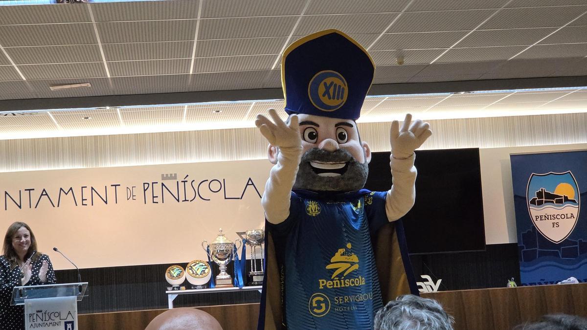 La original mascota del Peñíscola de fútbol sala