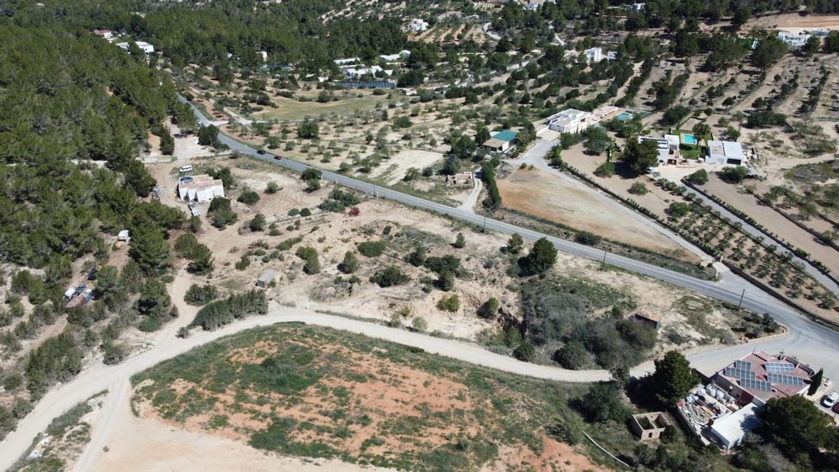 Galería: Así ha quedado el vertedero ilegal de Cala Tarida