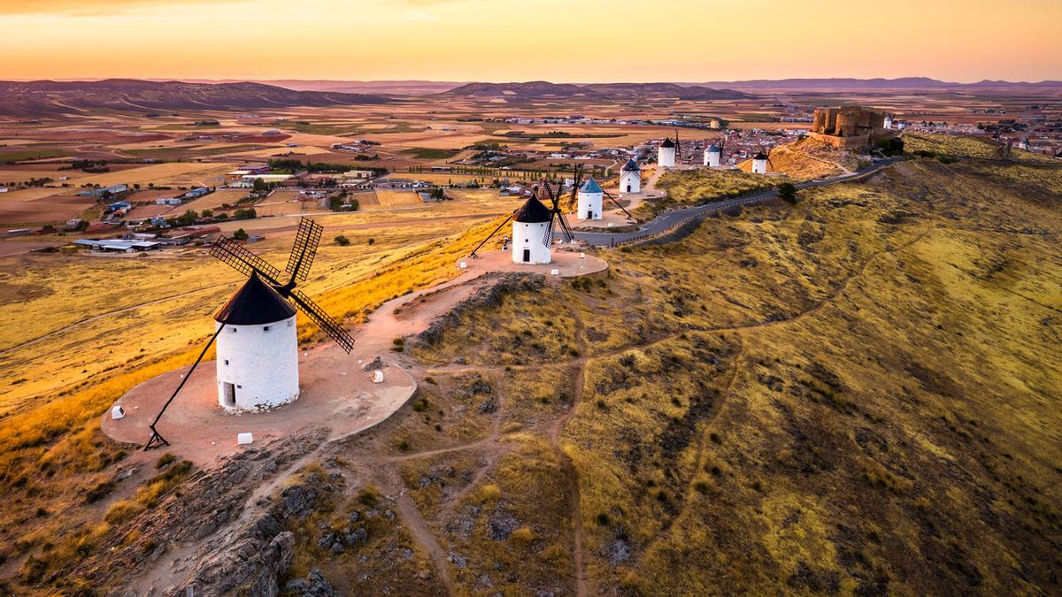 Los secretos de La Mancha sin Quijote: Humedales, restaurantes vanguardistas y viñedos infinitos