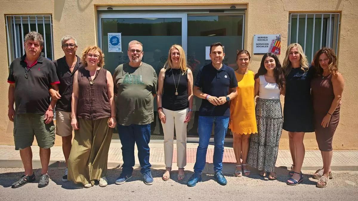 Parte del equipo de Servicio Sociales en las dependecias actuales