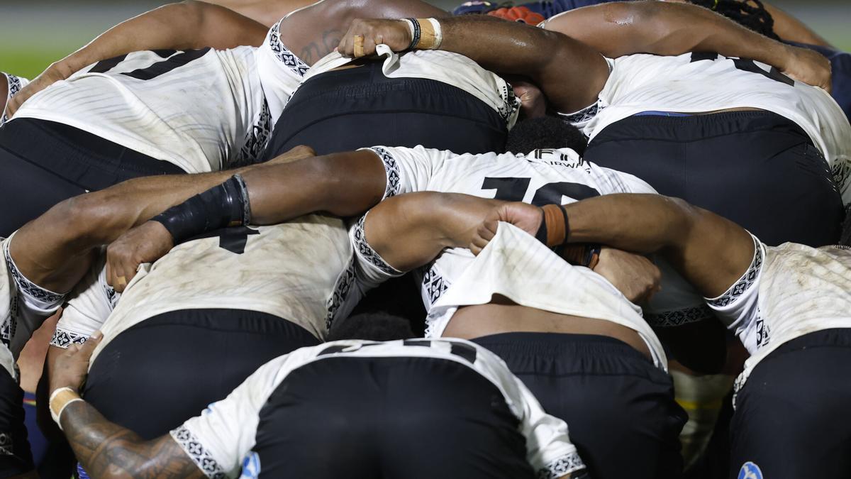 Melé de de Fiyi en el partido ante España en Málaga