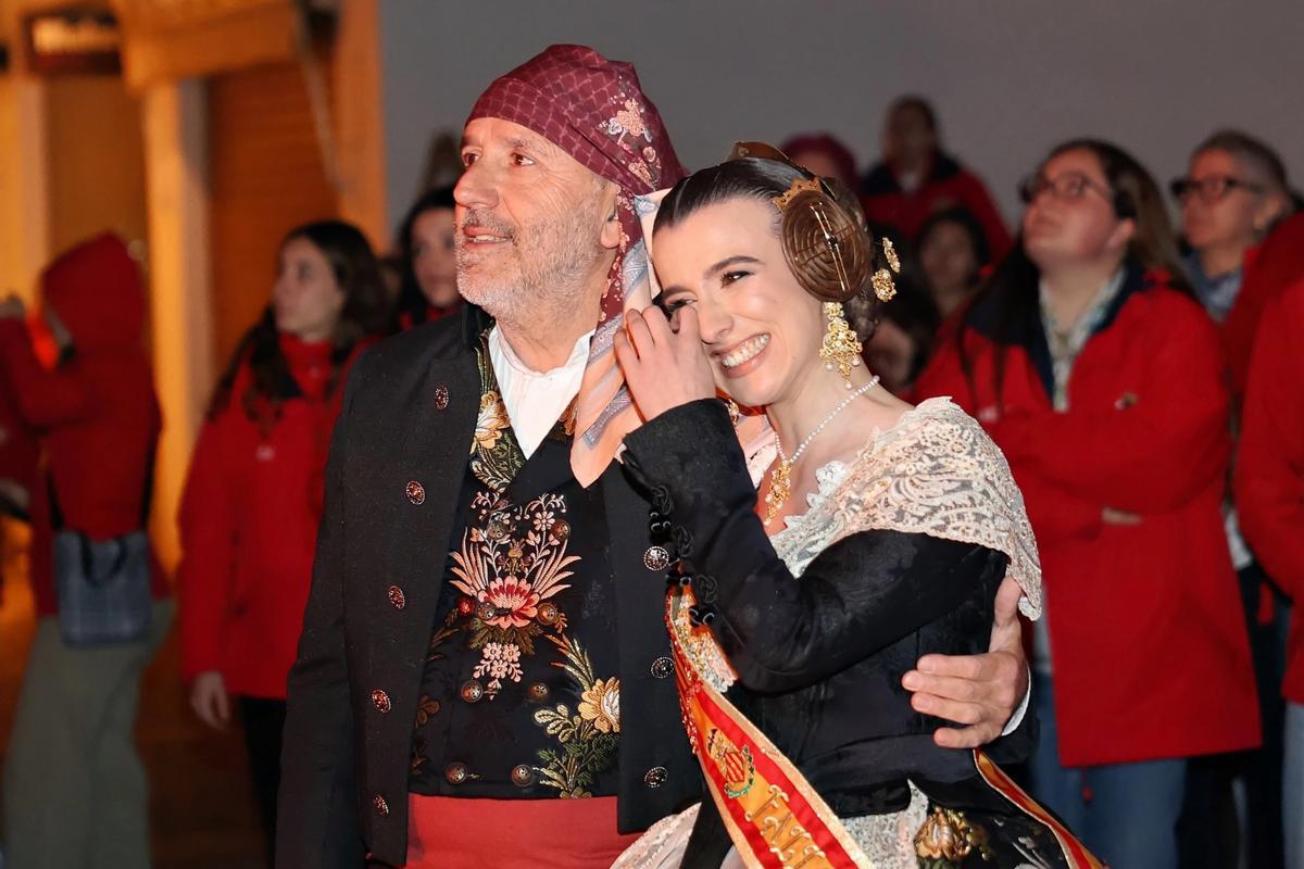 Con su padre, el día de la "cremà"