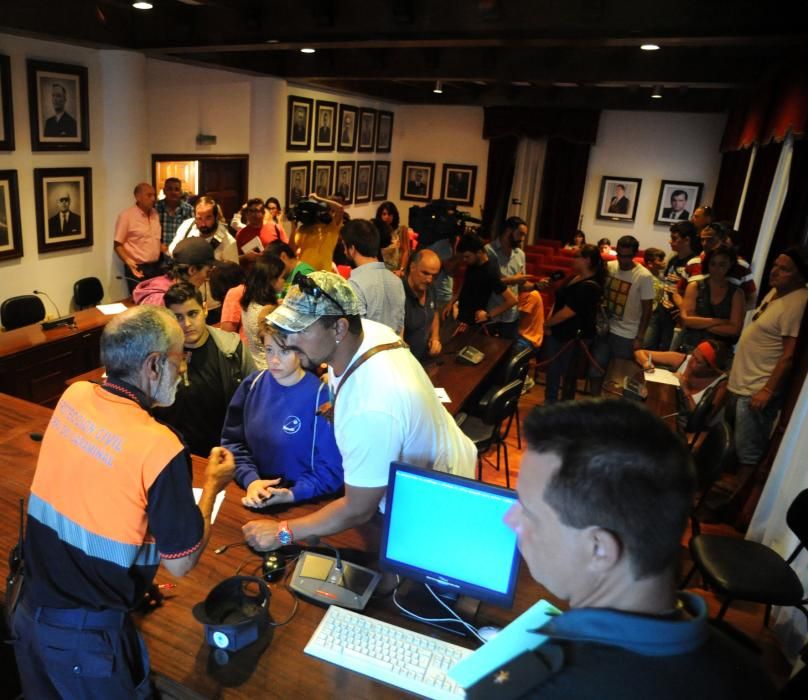 Aluvión de voluntarios para participar en la búsqueda de Diana - Treinta personas se suman hoy al operativo en la zona del curro, sin móviles y dirigidos por la Guardia Civil