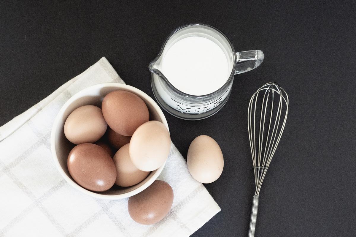 Las alergias a la leche de vaca y al huevo de gallina son las más frecuentes en los primeros dos años de vida.