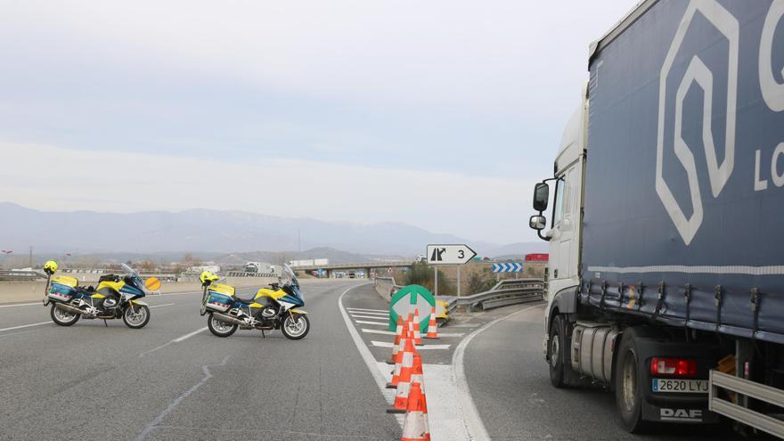 Reobren l&#039;AP-7 en sentit nord a l&#039;Alt Empordà després que els agricultors francesos aixequin el bloqueig al Voló